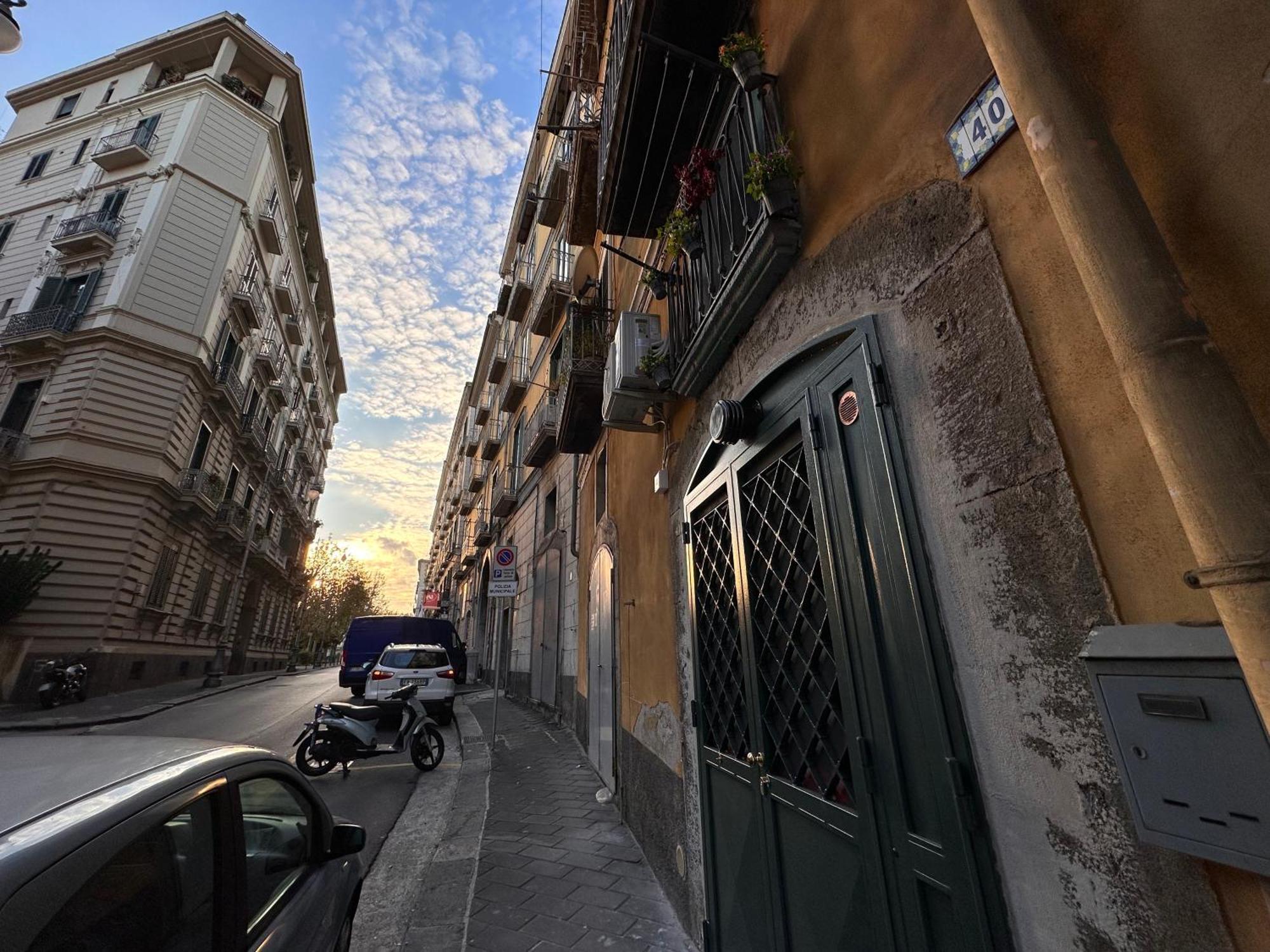 Tra Il Centro E La Costiera Dolce Mila Salerno Apartment Exterior photo