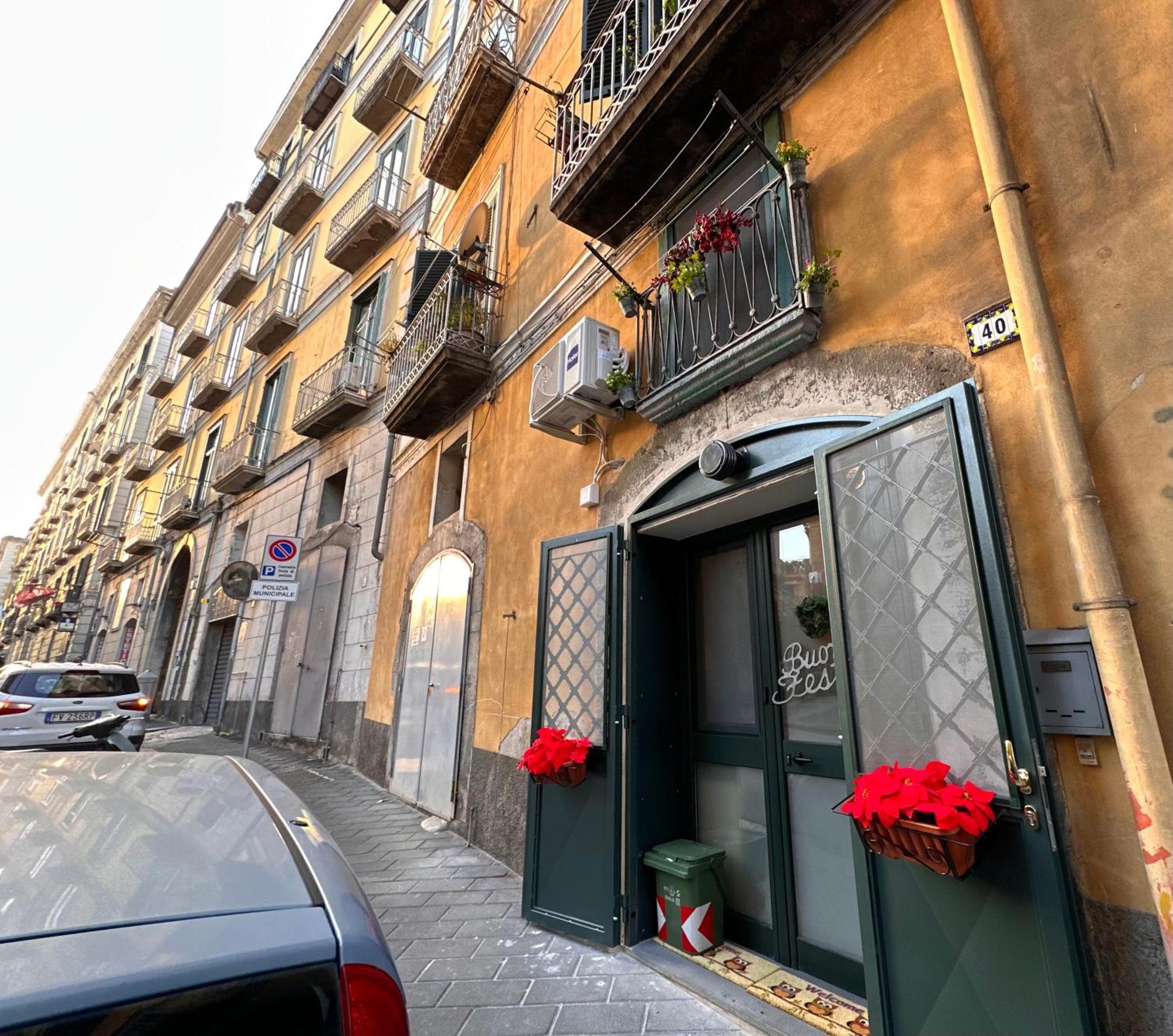 Tra Il Centro E La Costiera Dolce Mila Salerno Apartment Exterior photo