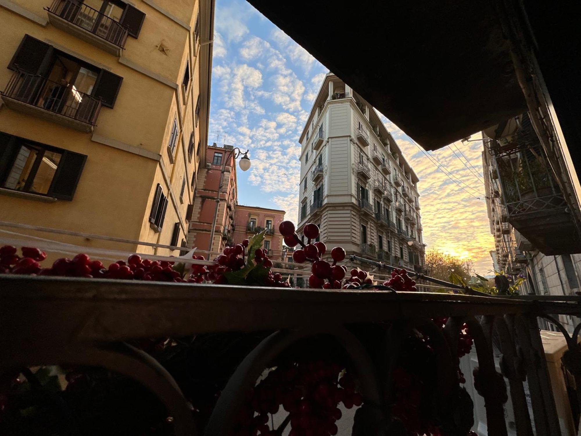 Tra Il Centro E La Costiera Dolce Mila Salerno Apartment Exterior photo